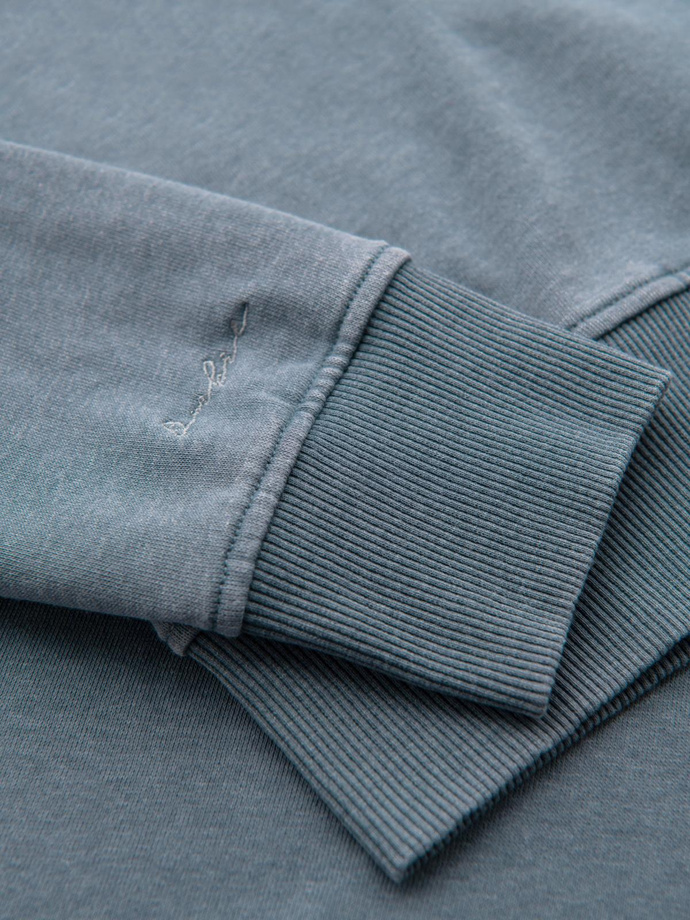 Praná pánská mikina s ozdobným prošitím u výstřihu - světle modrá V3 OM-SSDS-0131