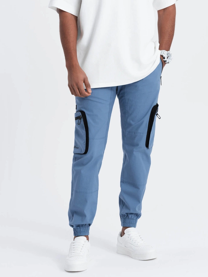 Pánske nohavice JOGGER so stojačikom a cargo vreckami na zips - modré V7 OM-PAJO-0135