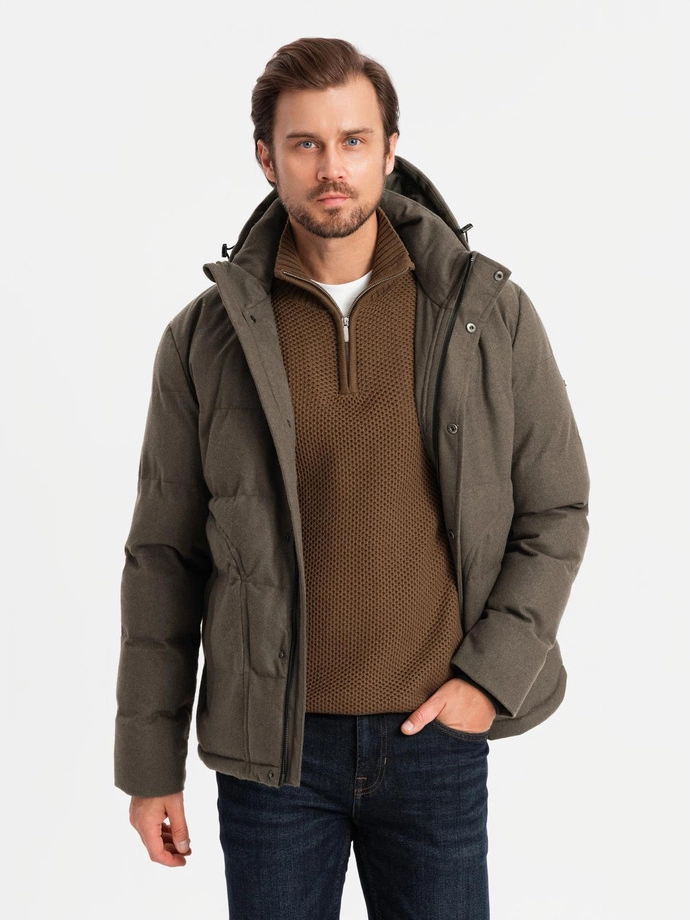 Lengva vyriška striukė su gobtuvu ir tinkliniu pamušalu - alyvinė V2 OM-JANP-0149