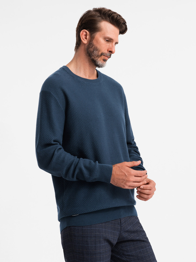 Pulover bărbătesc RELAXED FIT din tricot cu diamante - albastru marin V2 OM-SWSW-0110