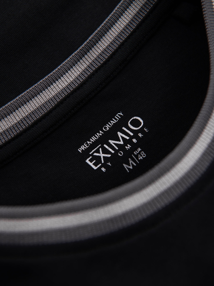 Vyriški medvilniniai marškinėliai ilgomis rankovėmis su dryžuota U formos iškirpte ir siuvinėjimu - juodi V4 OM-LSCL-0128