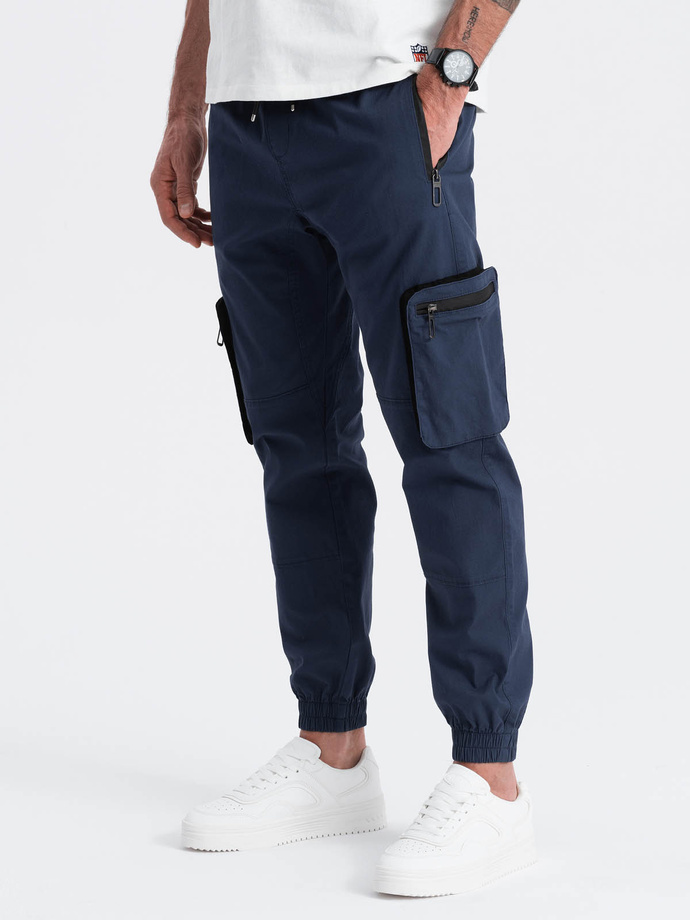 Pantaloni bărbătești JOGGER cu buzunare cargo cu fermoar - albastru marin V5 OM-PAJO-0135