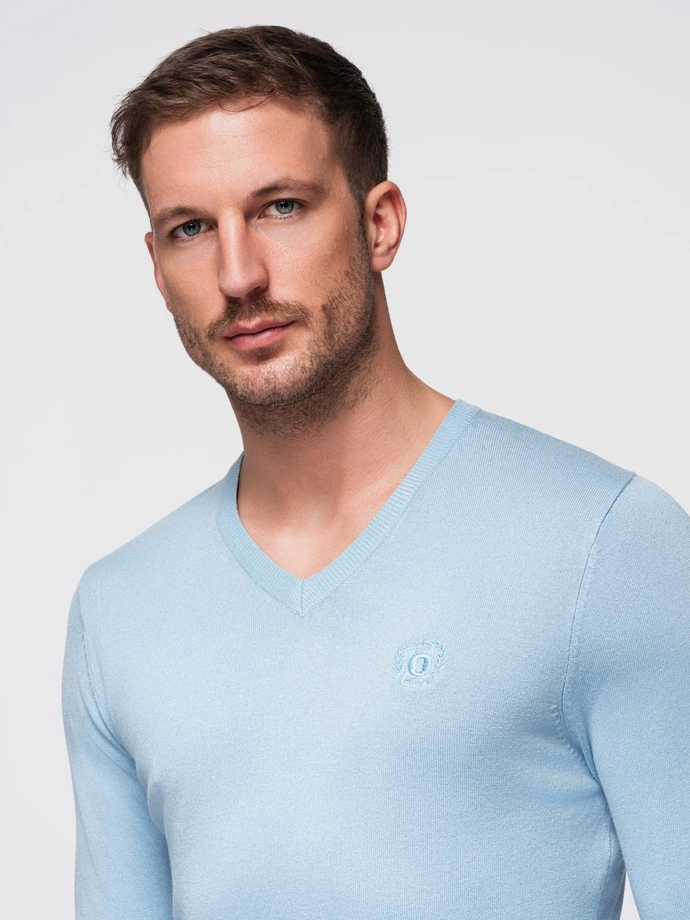 Elegant men's sweater with a v-neck - light blue V10 OM-SWBS-0107