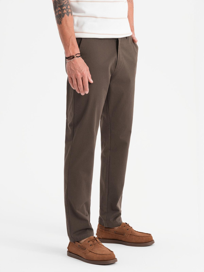Pantaloni chino REGULAR FIT pentru bărbați cu textură fină - maro V3 OM-PACP-0184