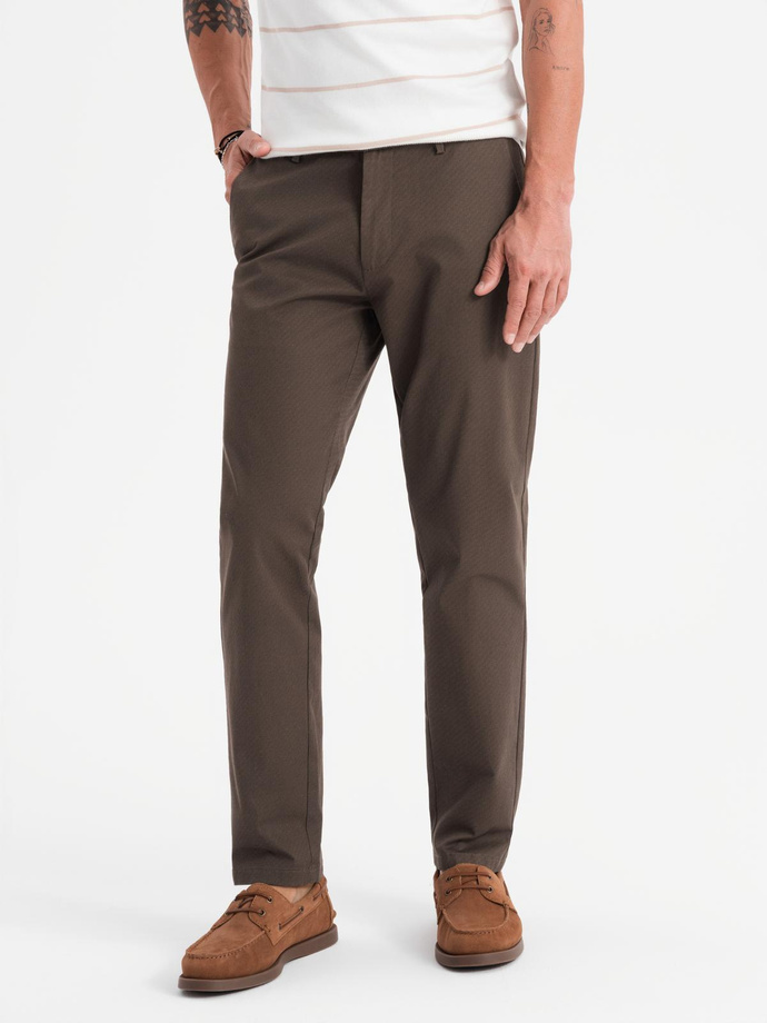 Men's REGULAR FIT chino pants with fine texture - brown V3 OM-PACP-0184
