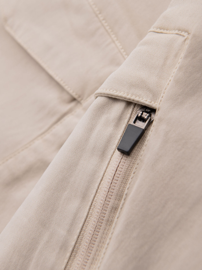 Pánske voľné šortky s cargo vreckami - krémové V1 OM-SRCG-0194