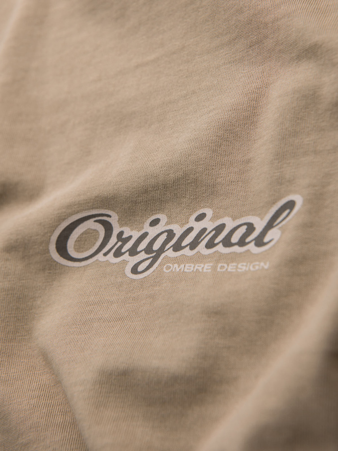 Medvilniniai marškinėliai su spauda ant krūtinės ir nugaros - tamsiai smėlio spalvos V2 OM-TSWT-0201