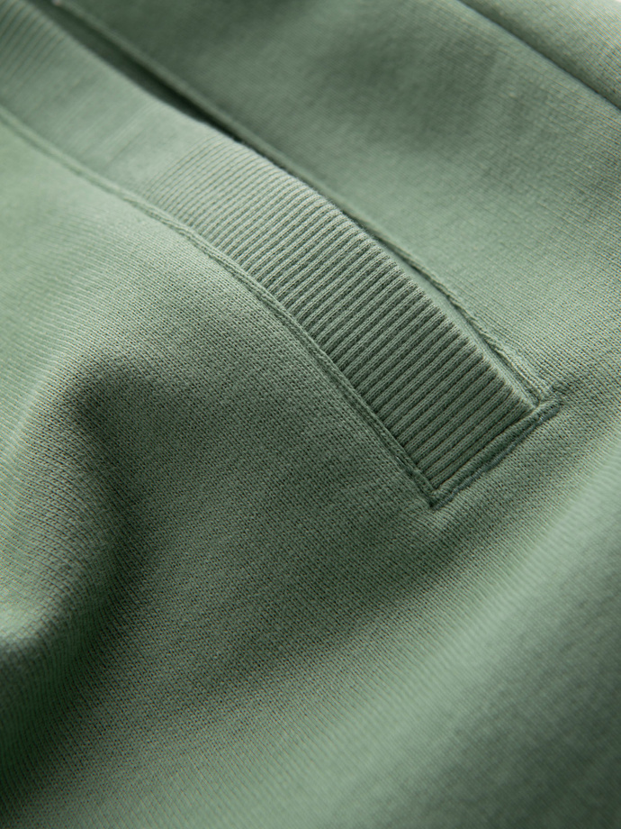 Men's knit shorts with drawstring and pockets - green V3 OM-SRBS-0139