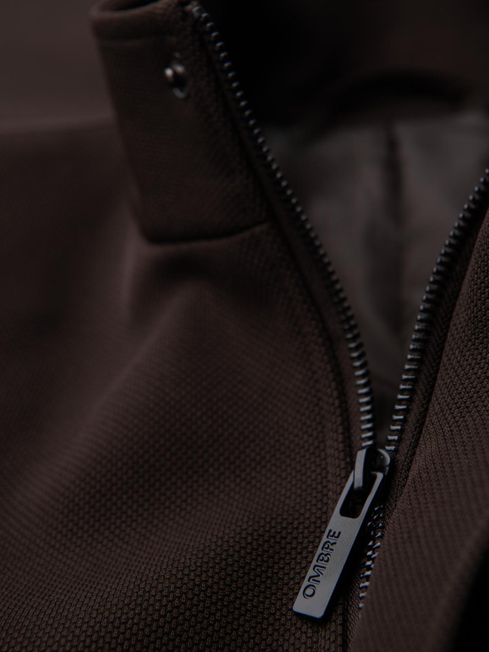 Vyriškas struktūriškas prigludęs paltas su aukšta apykakle - tamsiai rudas V5 OM-COWC-0136