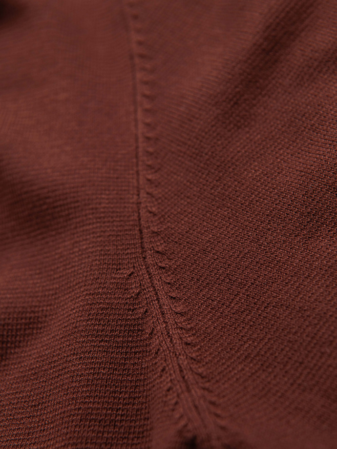 Pánský svetr s kulatým výstřihem z elastického úpletu v klasické vazbě - bordó V4 OM-SWSW-0183