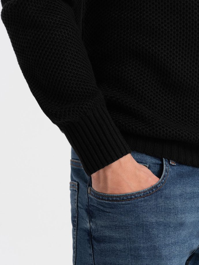 Men's knitted sweater with spread collar - black V3 OM-SWZS-0105