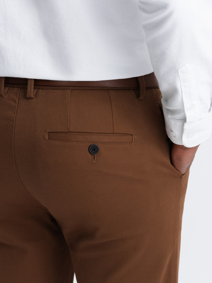 Pánske chino nohavice SLIM FIT s jemnou štruktúrou - karamelové V3 OM-PACP-0190