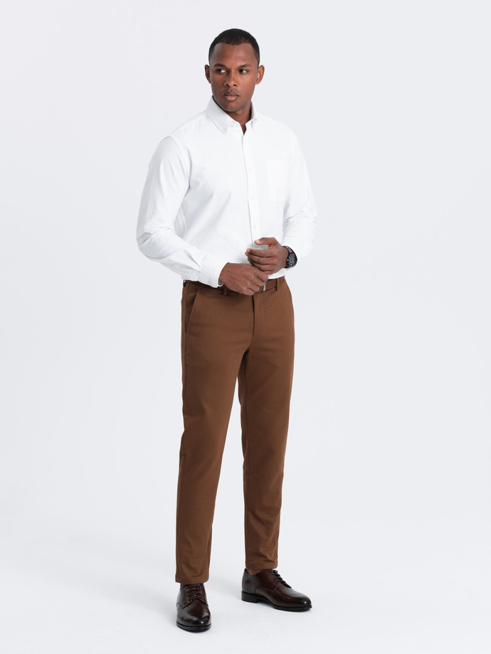 Men's SLIM FIT chino pants with fine texture - caramel V3 OM-PACP-0190