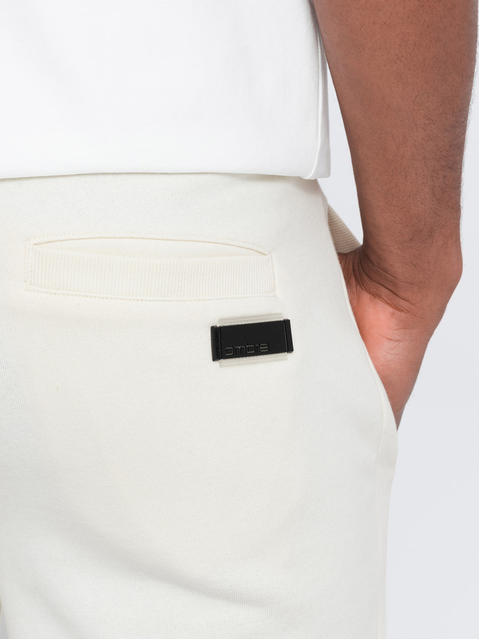 Pantaloni scurți din bumbac BASIC pentru bărbați - crem V5 OM-SRBS-0149