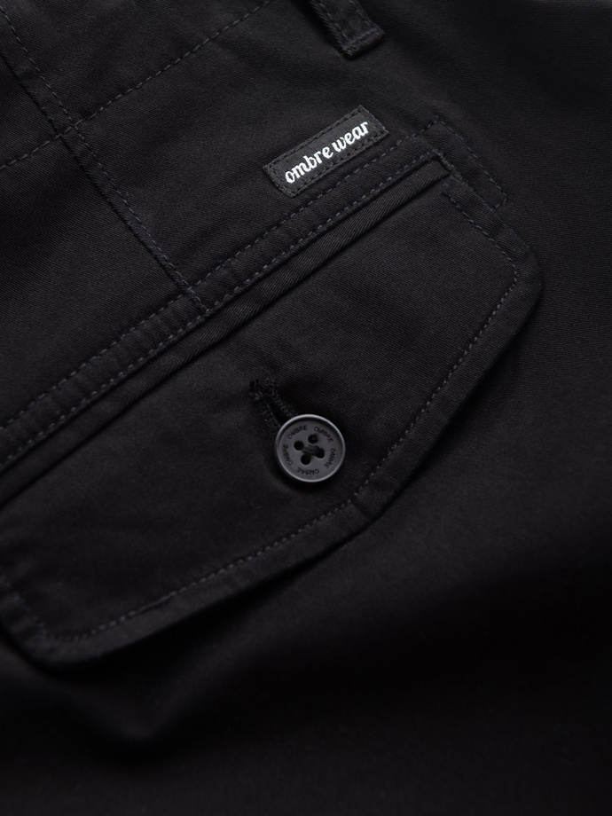 Pantaloni scurți unicolore pentru bărbați cu buzunare cargo - negru V4 OM-SRCG-0133