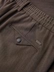 Pánske chino nohavice s elastickým pásom SLIM FIT - čokoládové V2 OM-PACP-0158