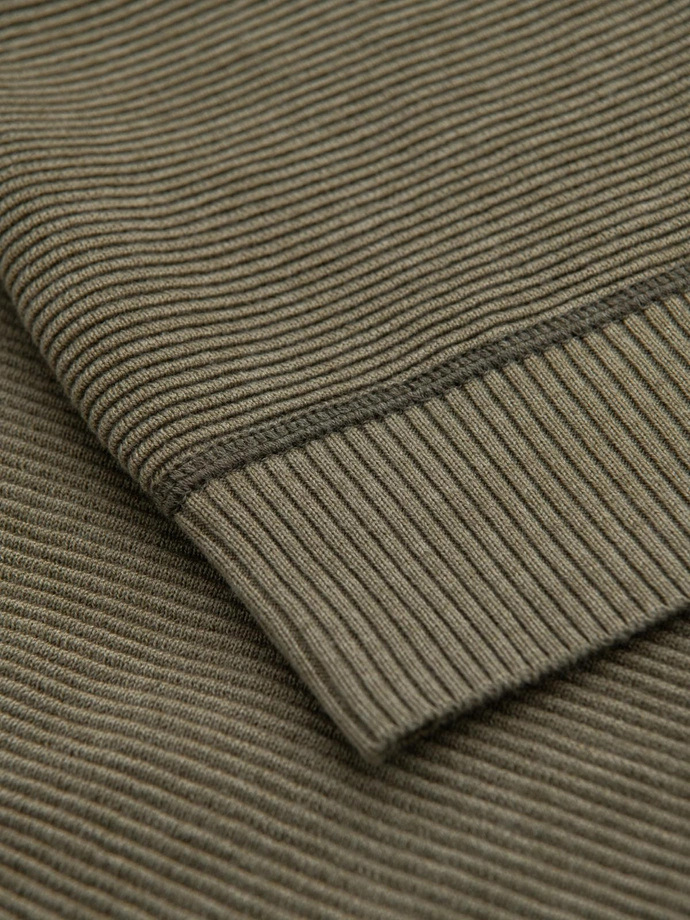 Cotton men's sweater with patch and raglan sleeves - olive V2 OM-SWSW-0121