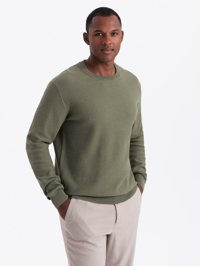 Jumper bărbătesc RELAXED FIT tricotat cu diamante - măsline V4 OM-SWSW-0110