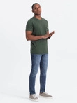 Tricou casual bărbătesc cu buzunar peticit - verde-oliv închis V4 OM-TSCT-0109