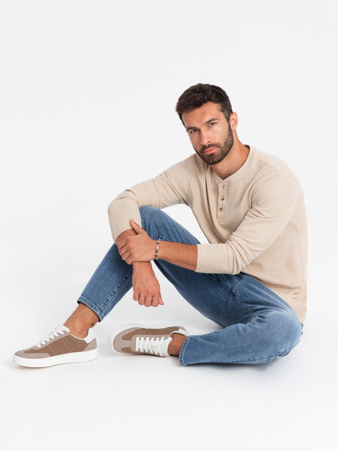 Senoviniai vyriški sportbačiai grubiu padu - šviesiai rudi V1 OM-FOSL-0170