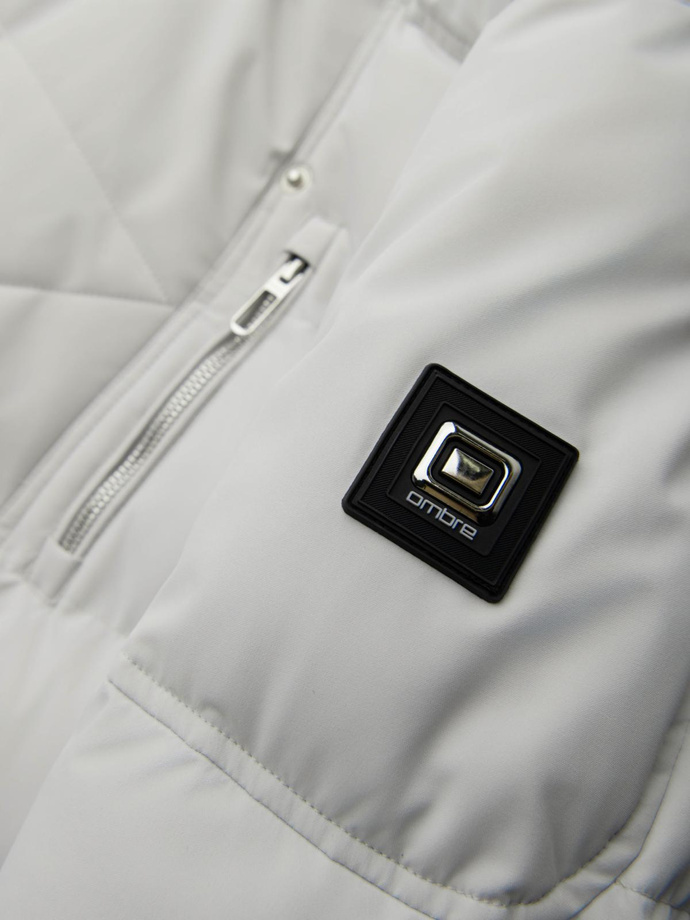 Vyriška dygsniuota striukė su gobtuvu ir ramonesku - šviesiai pilka V4 OM-JAHP-0252