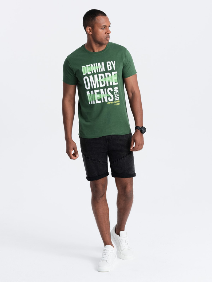 Tricou bărbătesc din bumbac cu inscripții mari - verde V1 OM-TSPT-0193