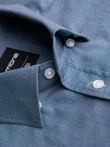 Pánská košile SLIM FIT z ozdobné tkaniny s kapsou - modrá OM-SHCS-0174