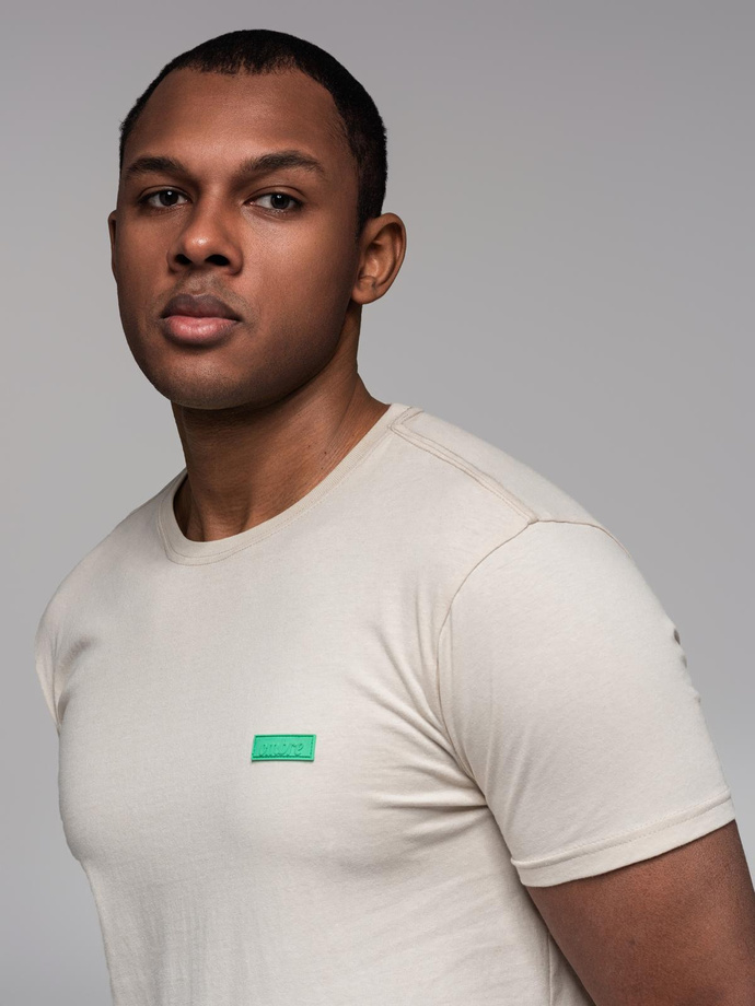 Men's cotton t-shirt with green patch on chest - broken white V5 OM-TSCT-0151