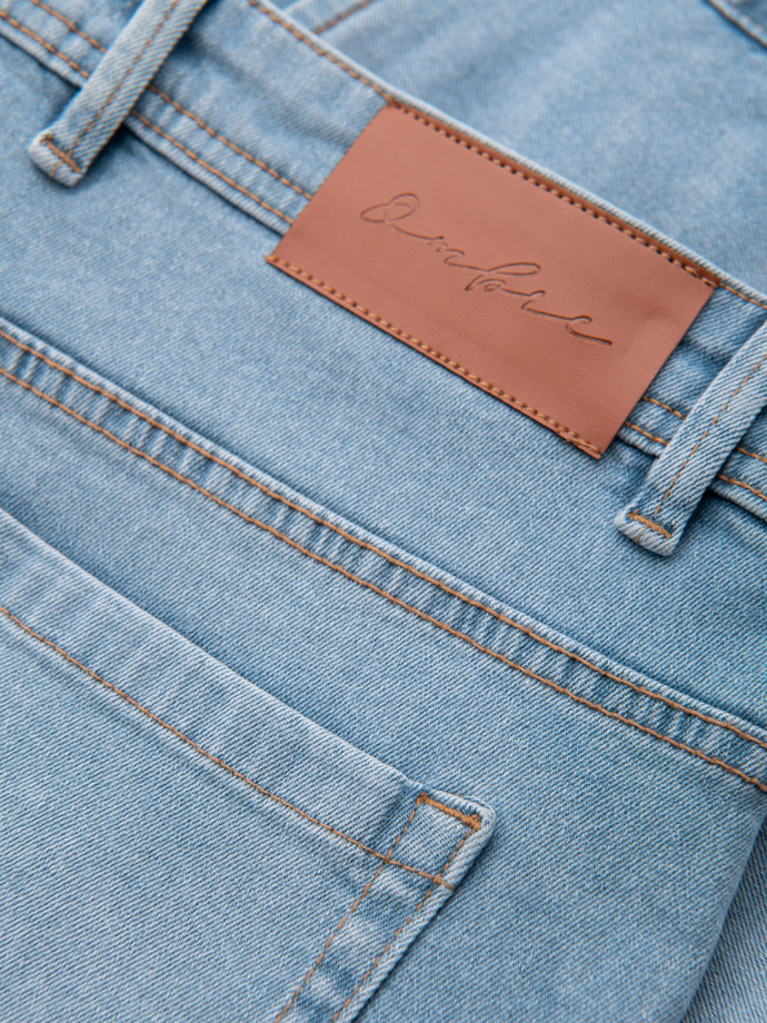 Vyriški džinsiniai trumpi šortai su įplėšimais ir susuktomis kojomis - šviesiai mėlyni V1 OM-SRDS-0186