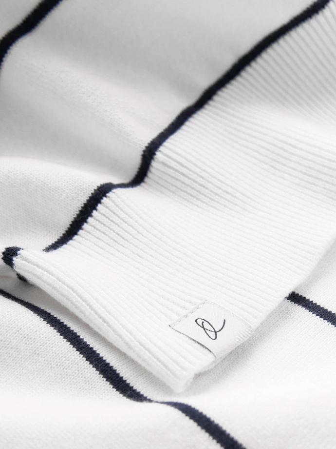 Pánský ležérní svetr s vodorovnými pruhy - krémový V2 OM-SWSW-0143