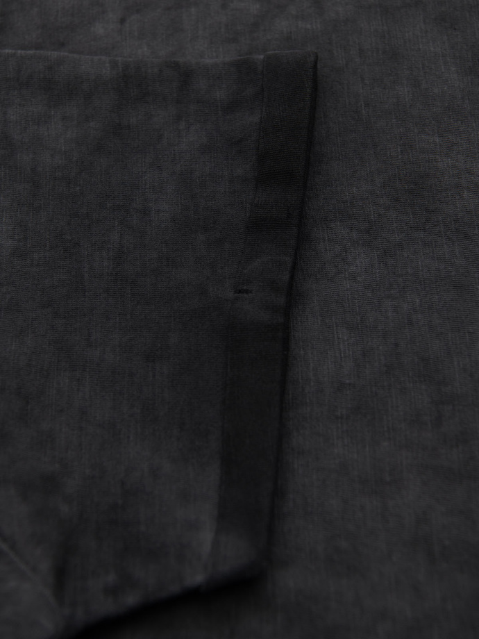 Vyriški megzti medvilniniai marškinėliai su V formos iškirpte ir nuplautu efektu - juodi V6 OM-TSWT-0242