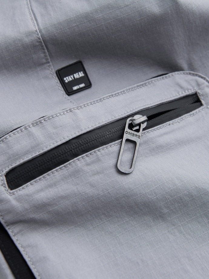 Pantaloni bărbătești JOGGER cu buzunare cargo cu fermoar și fermoar - gri deschis V8 OM-PAJO-0135