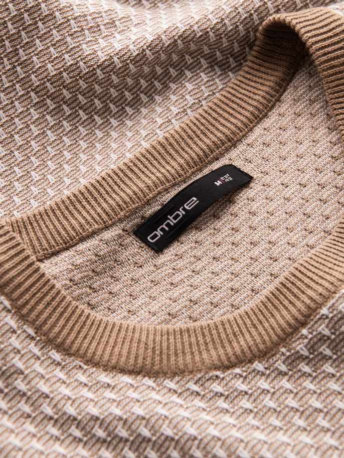 Men's RELAXED FIT knitted sweater with patterns - light brown V3 OM-SWSW-0111