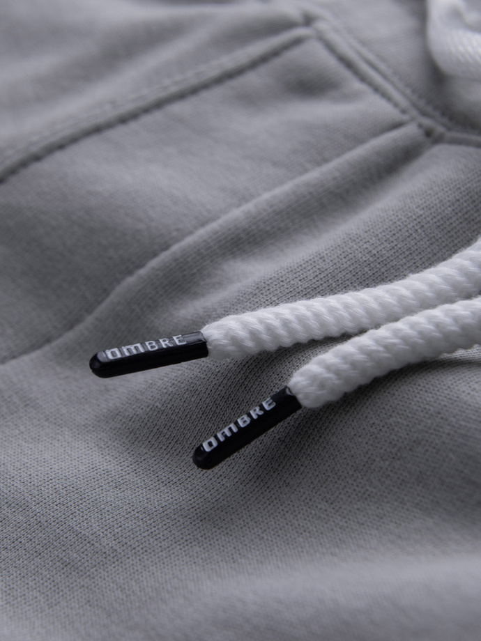 Pánske pletené šortky so šnúrkou v páse a vreckami - sivé V8 OM-SRBS-0139