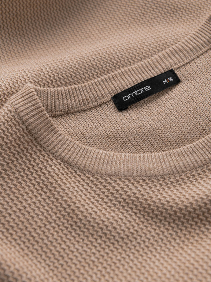 Pánsky melanžový štruktúrovaný pletený sveter - pieskový V3 OM-SWSW-0142