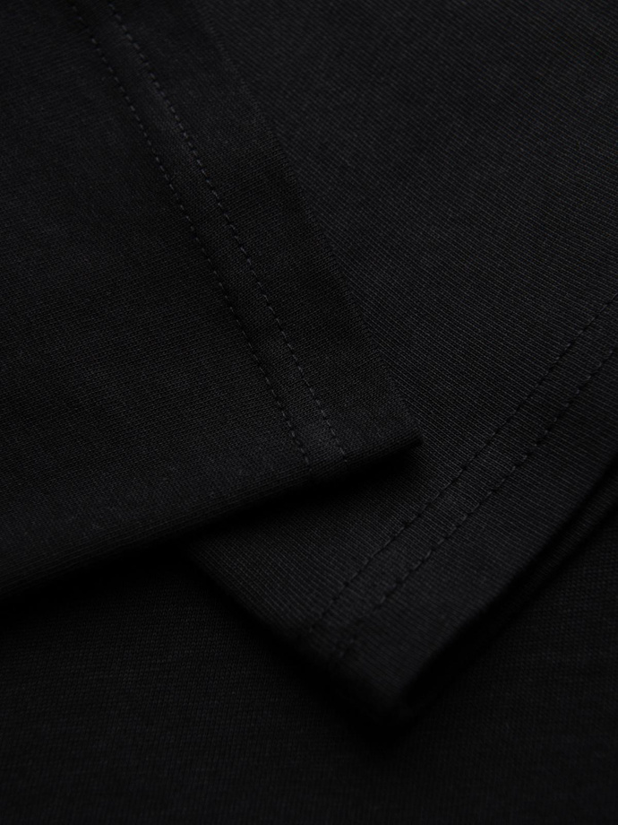 Tricou bărbătesc din bumbac cu aplicații de bijuterii pe piept - negru V1 OM-TSCT-0290