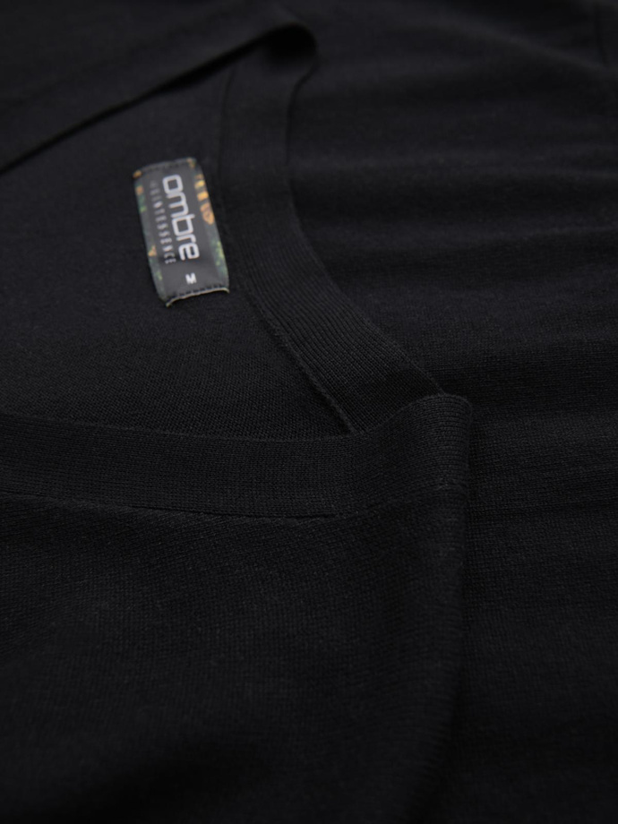 Pánsky jednofarebný pletený sveter z viskózy - čierny V2 OM-SWCD-0126 