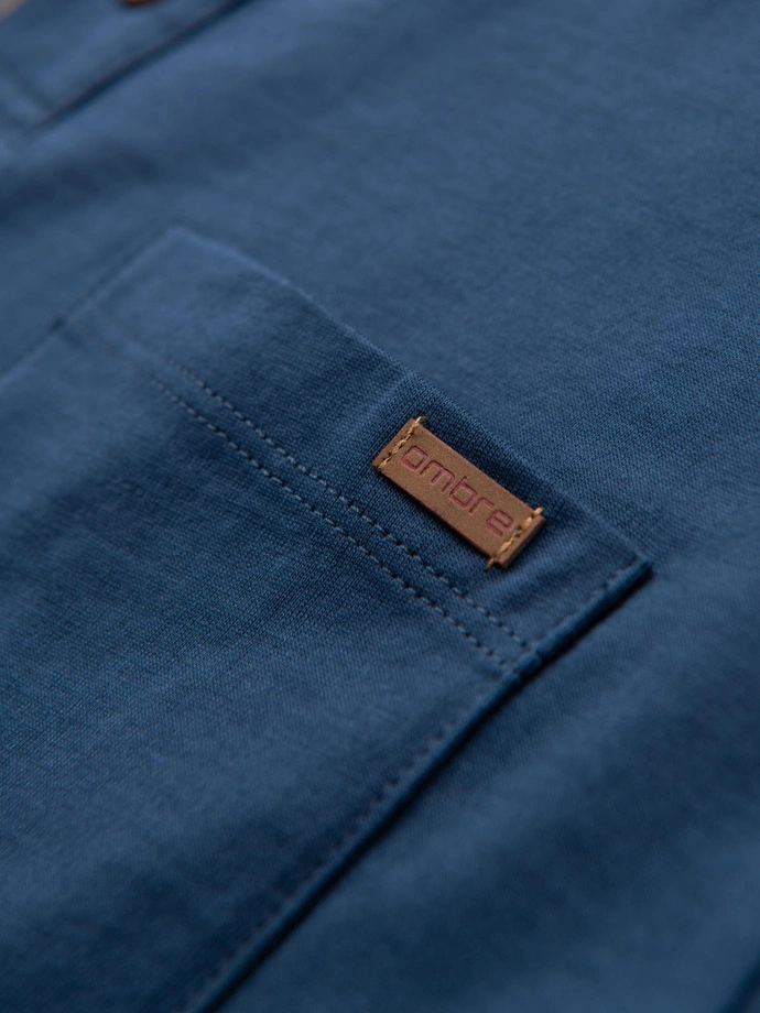 Vyriški marškinėliai su sagomis prie kaklo ir zomšos apvadu - tamsiai mėlyni V2 OM-TSCT-0206