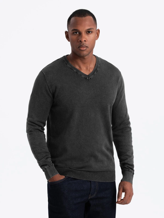 Washed men's pullover with a v-neck - black V1 OM-SWOS-0108