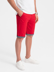 Men's chinos shorts with contrasting turn-up - red V1 W421