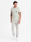 Tricou casual pentru bărbați cu buzunare aplicate - verde pal V2 OM-TSCT-0109