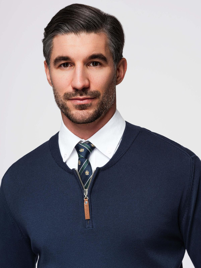 Pánsky sveter s viskózou a rozprestretým výstrihom - tmavomodrý V4 OM-SWZS-0124 