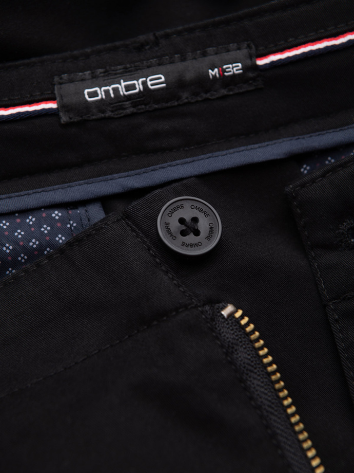 Pantaloni scurți unicolore pentru bărbați cu buzunare cargo - negru V4 OM-SRCG-0133