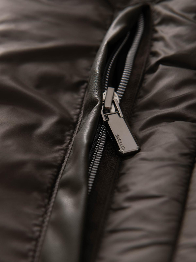 Vyriška klasikinė dygsniuota striukė su atsegama apykakle - alyvinė V3 OM-JALP-0261