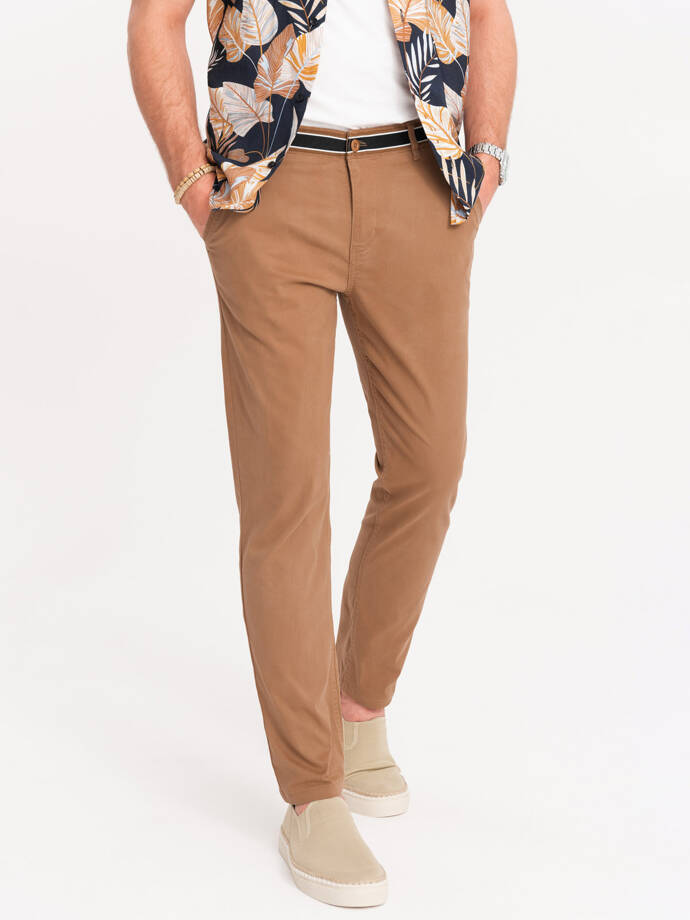 Pantaloni chino pentru bărbați cu talie decorativă - maro V4 OM-PACP-0118